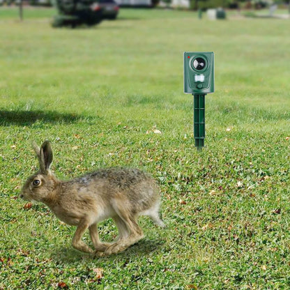 Ultrasonic Animal Repeller IP4 Waterproof Motion Sensor Repellent with Flashing Led Light